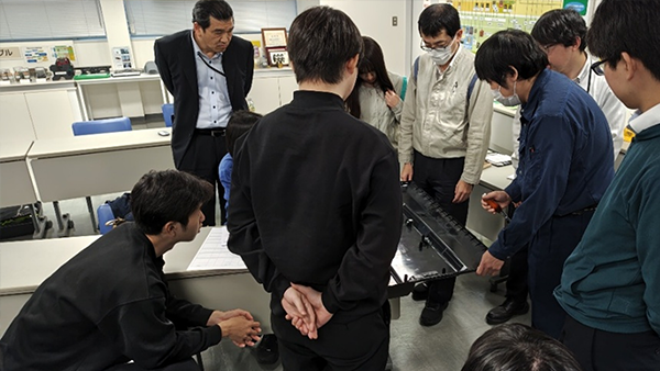 現物を見ながら改善に向けての意見交換