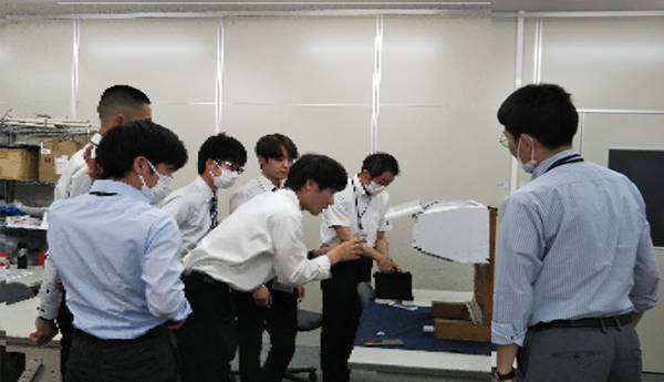 エアコン技術研修の様子