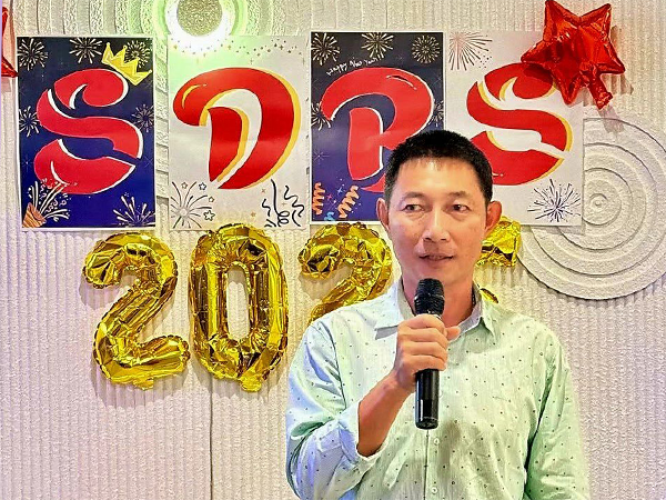 マネージングディレクターによる新年イベントの開会挨拶の画像