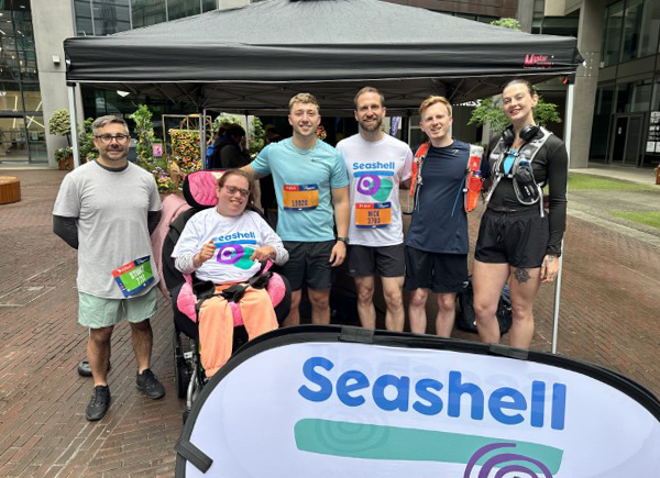 Seashell Trustのチャリティテントの様子の画像