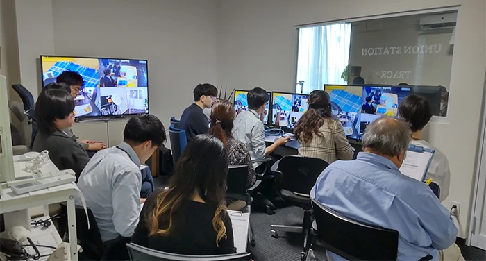 ユーザビリティテストを実践している様子