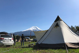 富士山麓でキャンプ