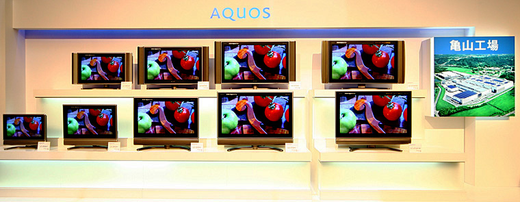 会場での液晶テレビAQUOS Gシリーズ展示写真